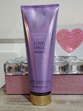 Victoria's Secret Love Spell Shimmer Lotion 🆕